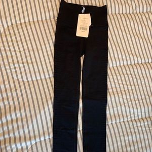 Fabletics High Waisted Sculptknit Dot Legging